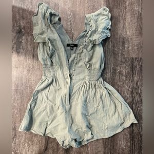 Lulu’s XS Sage Romper